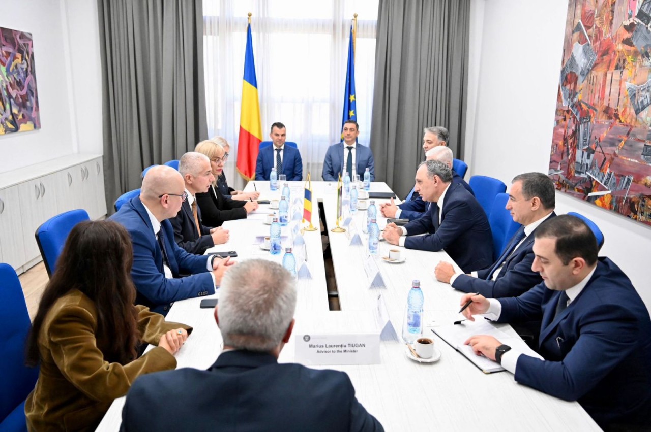 Kamran Əliyev Rumıniyanın ədliyyə naziri ilə müzakirə apardı - FOTOLAR